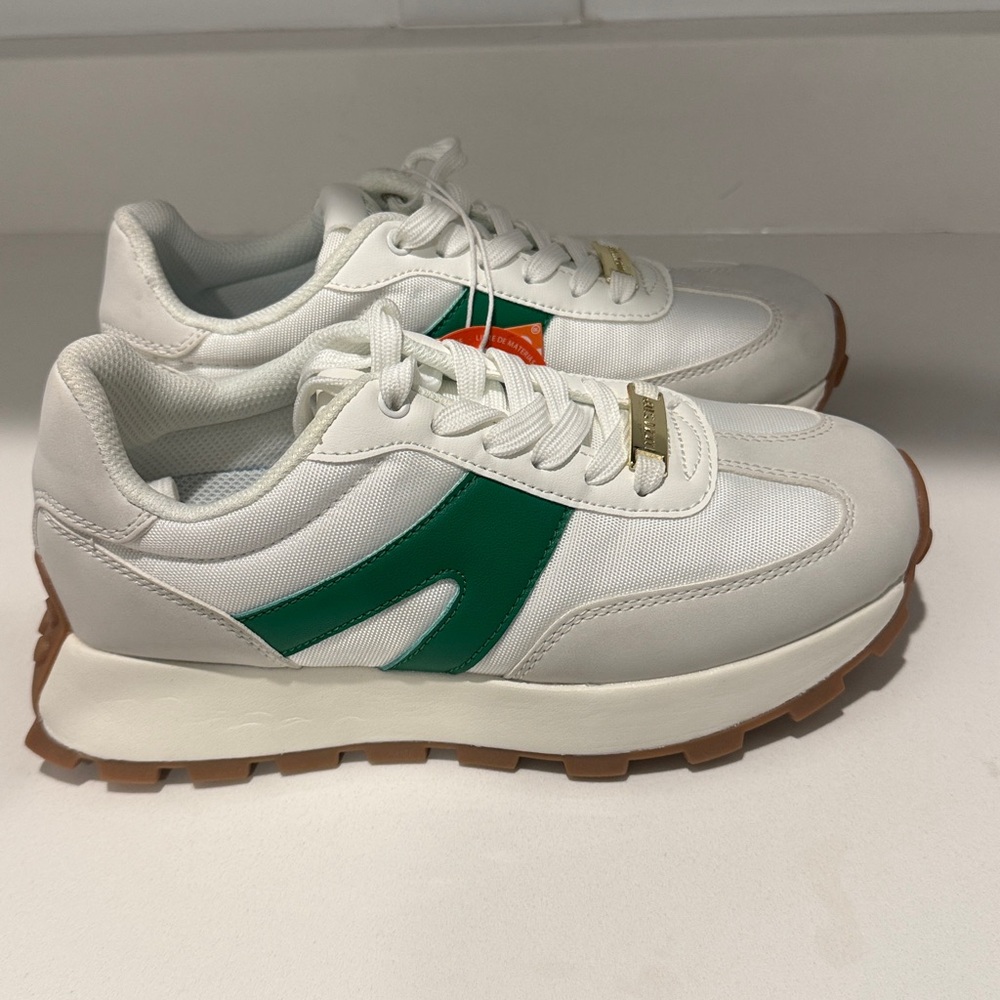 Lucky Step Brand White and Green Athletic Shoes- size 7.5 - Picture 6 of 6